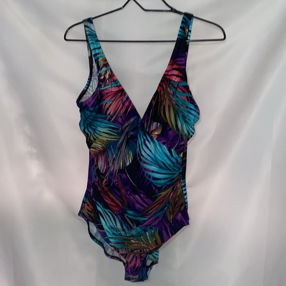 MIRADONNA BY Miraclesuit WO SIZE 16 Vibrant Leaf PatternOne piece swimsuit clean - Picture 4 of 11